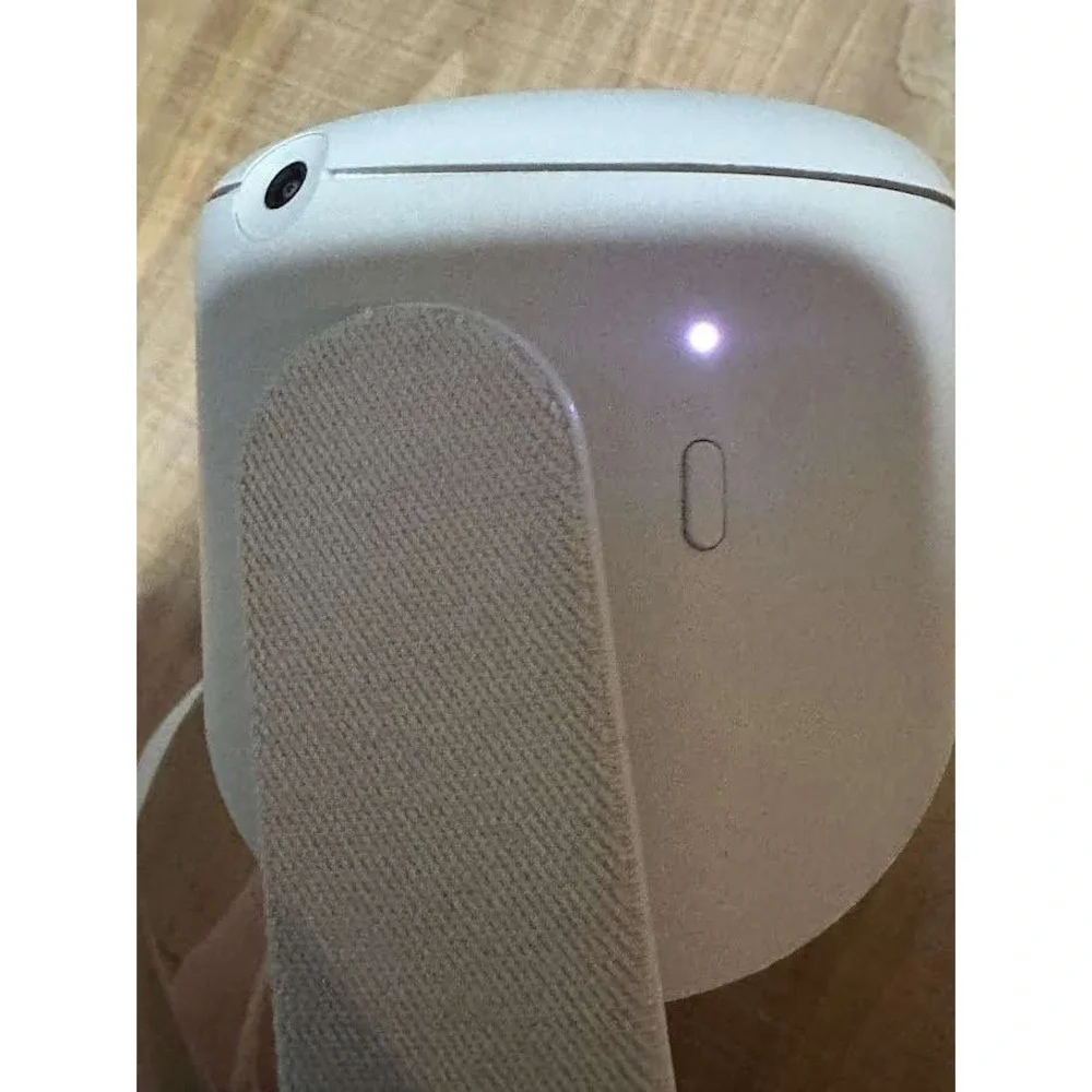 Oculus Quest 2 VR Headset White Replacement Unit Only No Controllers